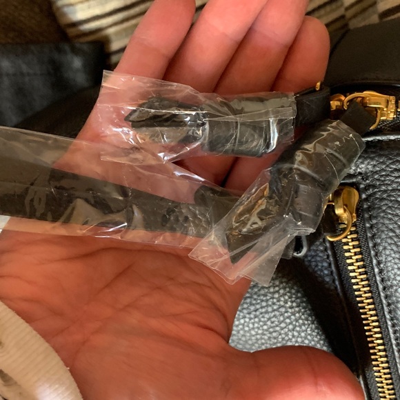 Authentic KURT GEIGER LONDON Pebbled leather two way top zip backpack - Picture 16 of 16